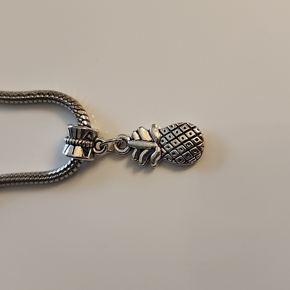 Pineapple  Charm Compatable With Pandora - Picture 1 of 4